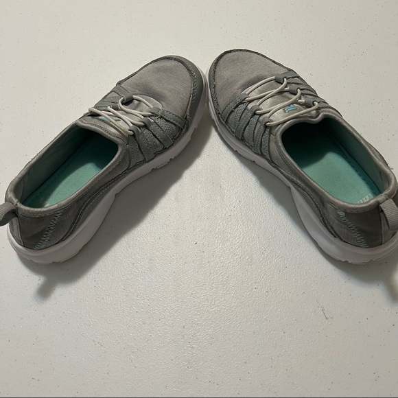 Fila Women Gray Sneakers Shoes Slip On Low Top Comfort Cushion Size 6 - Picture 8 of 11